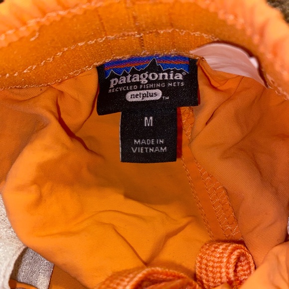 Patagonia Women’s Baggies Shorts - 5 in M Orange - Picture 4 of 4